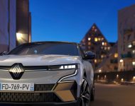 2022 Renault Megane E-Tech - Front Wallpaper 190x150