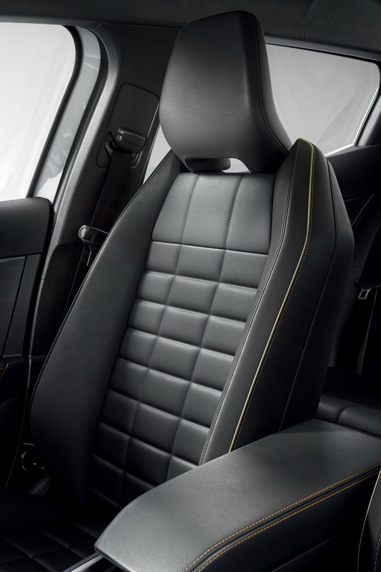 Download 2022 Renault Megane E-Tech - Interior, Front Seats HD Phone Wallpaper 1280x1920 #104
