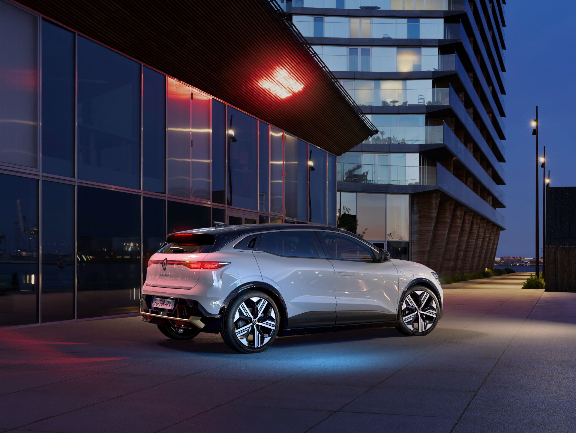 Download 2022 Renault Megane E-Tech - Rear Three-Quarter HD Wallpaper 1920x1444 #40