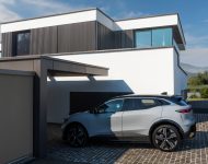 2022 Renault Megane E-Tech - Side Wallpaper 190x150