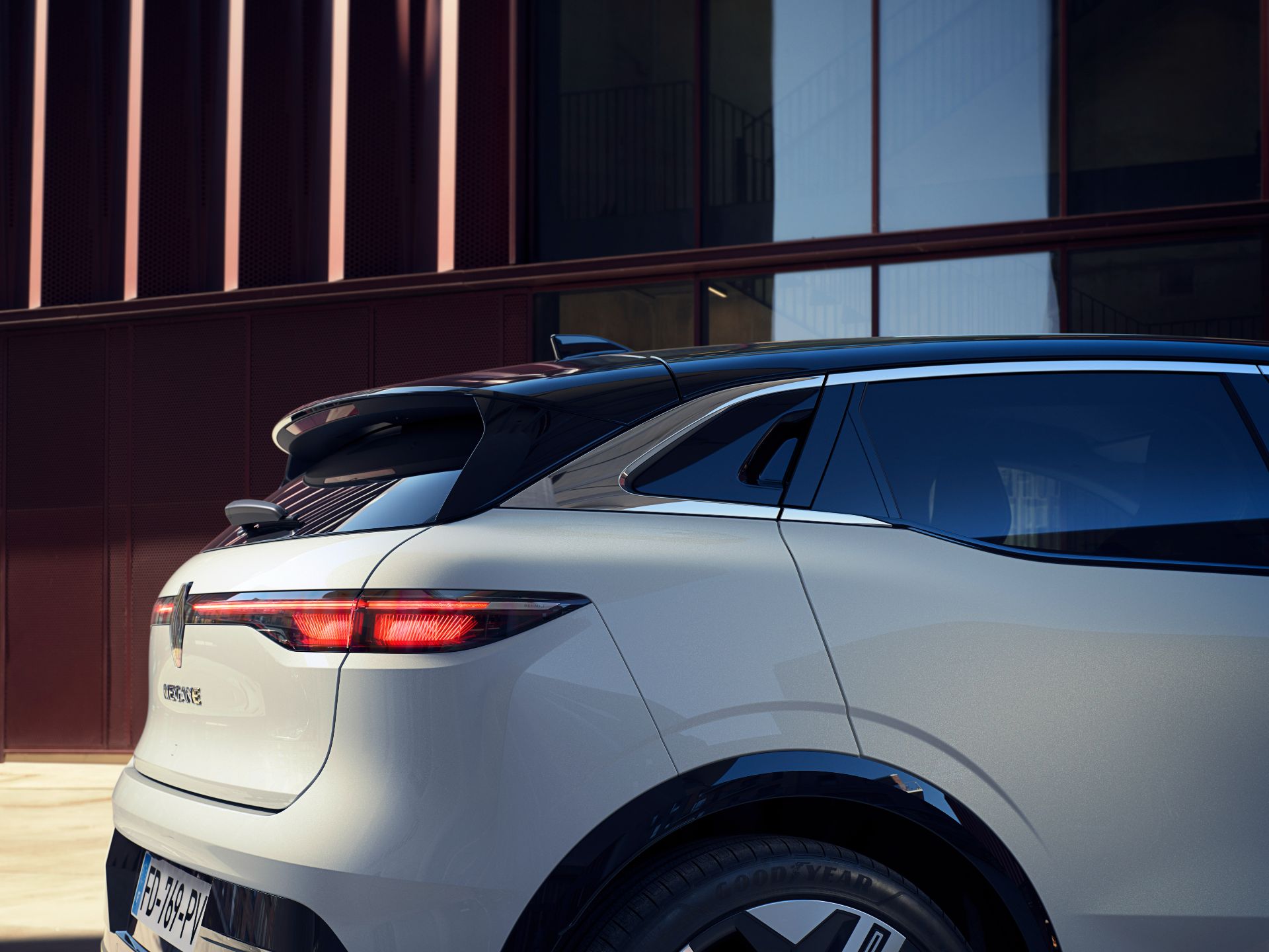 Download 2022 Renault Megane E-Tech - Side HD Wallpaper 1920x1440 #29
