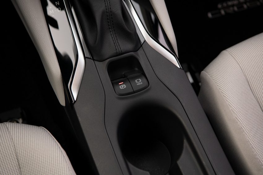 2022 Toyota Corolla Cross L - Central Console Wallpaper 850x567 #30