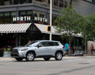 2022 Toyota Corolla Cross L - Front Three-Quarter Wallpaper 190x150