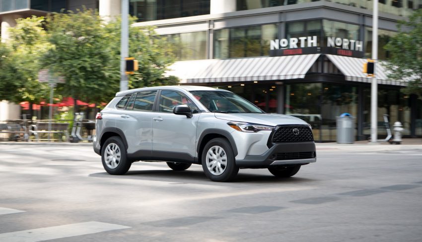 2022 Toyota Corolla Cross L - Front Three-Quarter Wallpaper 850x488 #15