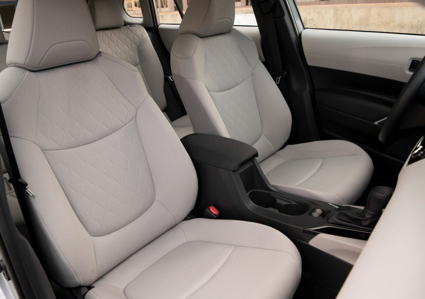 2022 Toyota Corolla Cross L - Interior, Front Seats Wallpaper 850x598 #38