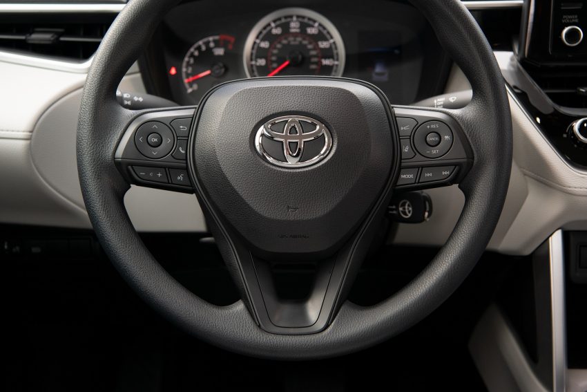 2022 Toyota Corolla Cross L - Interior, Steering Wheel Wallpaper 850x567 #41