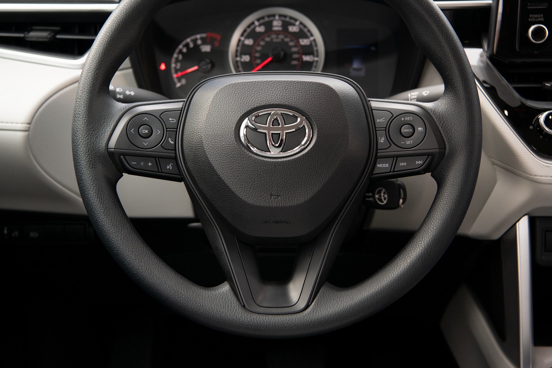 Download 2022 Toyota Corolla Cross L - Interior, Steering Wheel HD Wallpaper 1920x1280 #41