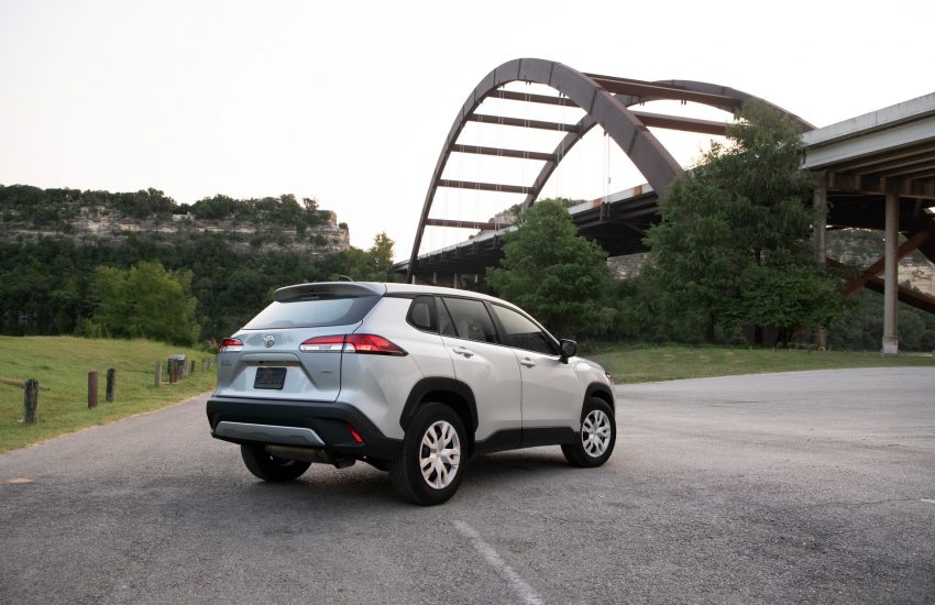 2022 Toyota Corolla Cross L - Rear Three-Quarter Wallpaper 850x550 #12