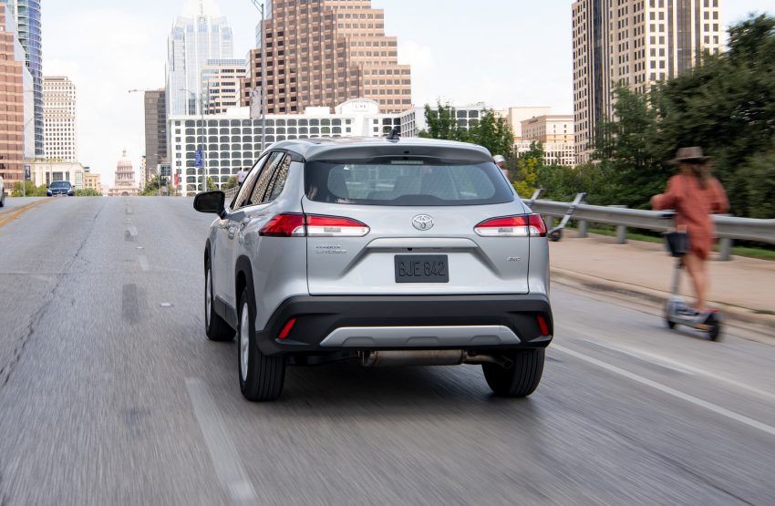 2022 Toyota Corolla Cross L - Rear Wallpaper 850x555 #5