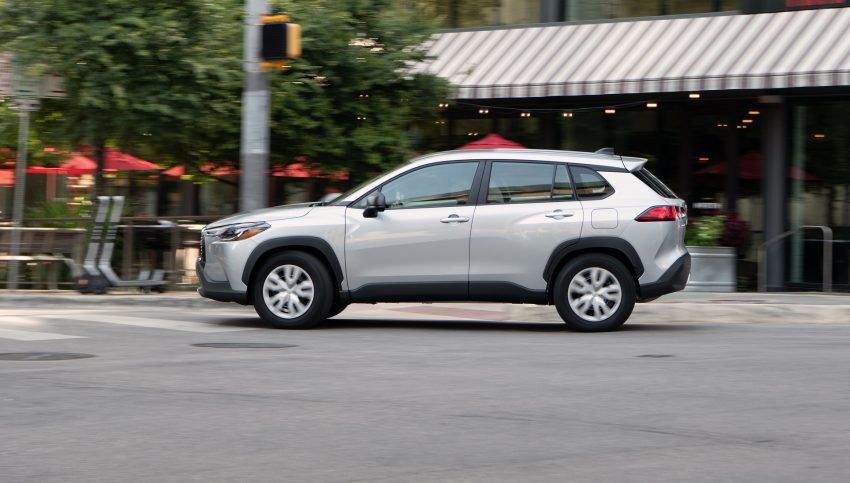 2022 Toyota Corolla Cross L - Side Wallpaper 850x483 #16