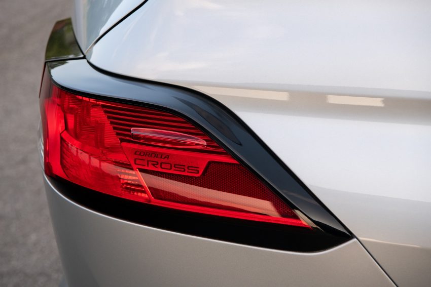 2022 Toyota Corolla Cross L - Tail Light Wallpaper 850x567 #23