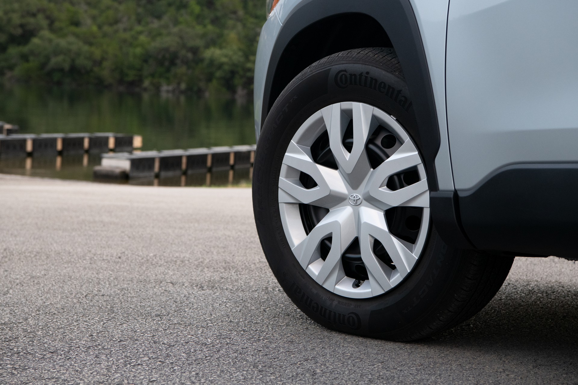 Download 2022 Toyota Corolla Cross L - Wheel HD Wallpaper 1920x1280 #21