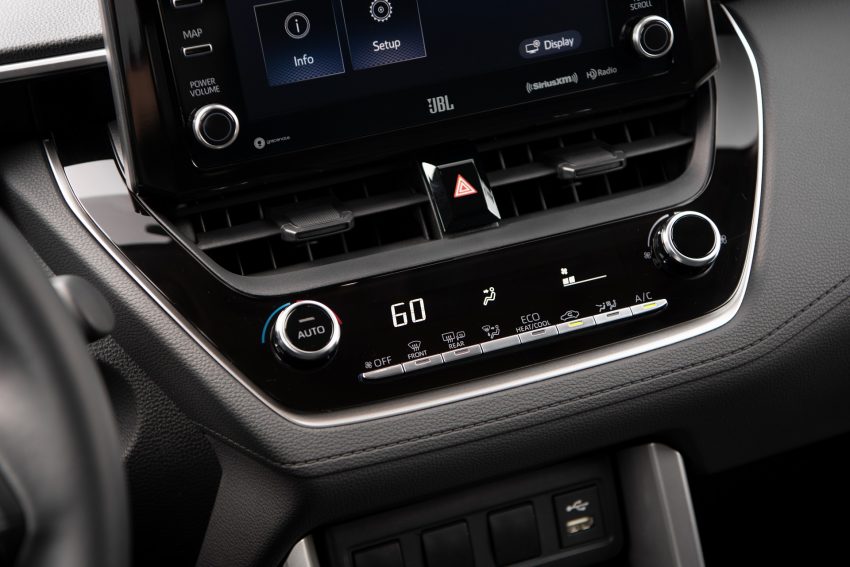 2022 Toyota Corolla Cross LE - Central Console Wallpaper 850x567 #46