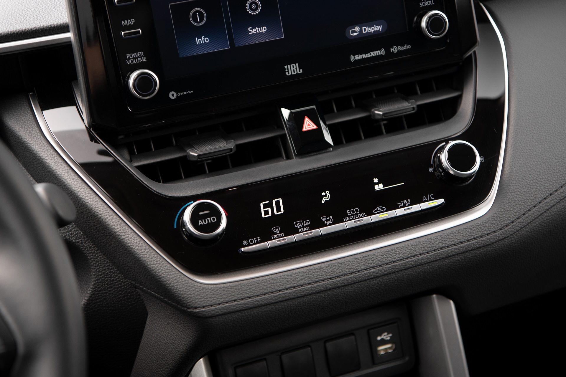 Download 2022 Toyota Corolla Cross LE - Central Console HD Wallpaper 1920x1280 #46