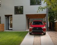 2022 Toyota Corolla Cross LE - Front Wallpaper 190x150
