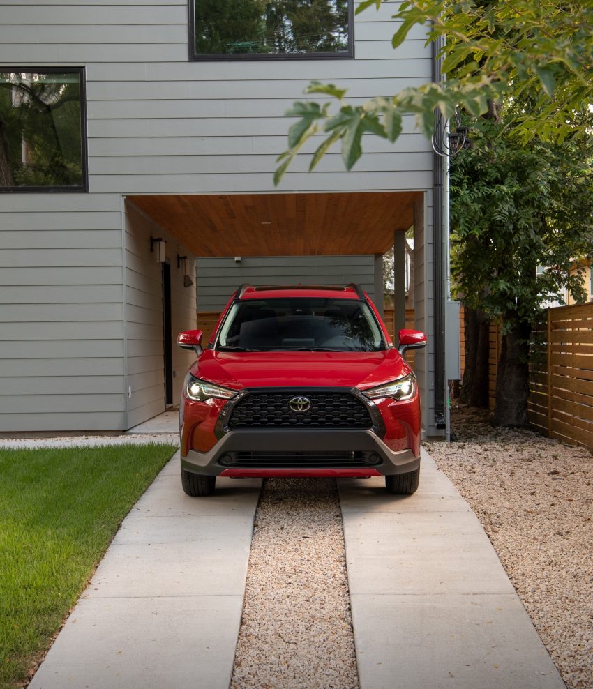 2022 Toyota Corolla Cross LE - Front Phone Wallpaper 850x988 #29