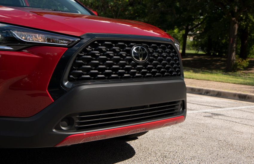 2022 Toyota Corolla Cross LE - Grille Wallpaper 850x552 #31
