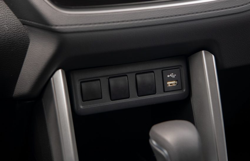 2022 Toyota Corolla Cross LE - Interior, Detail Wallpaper 850x546 #56