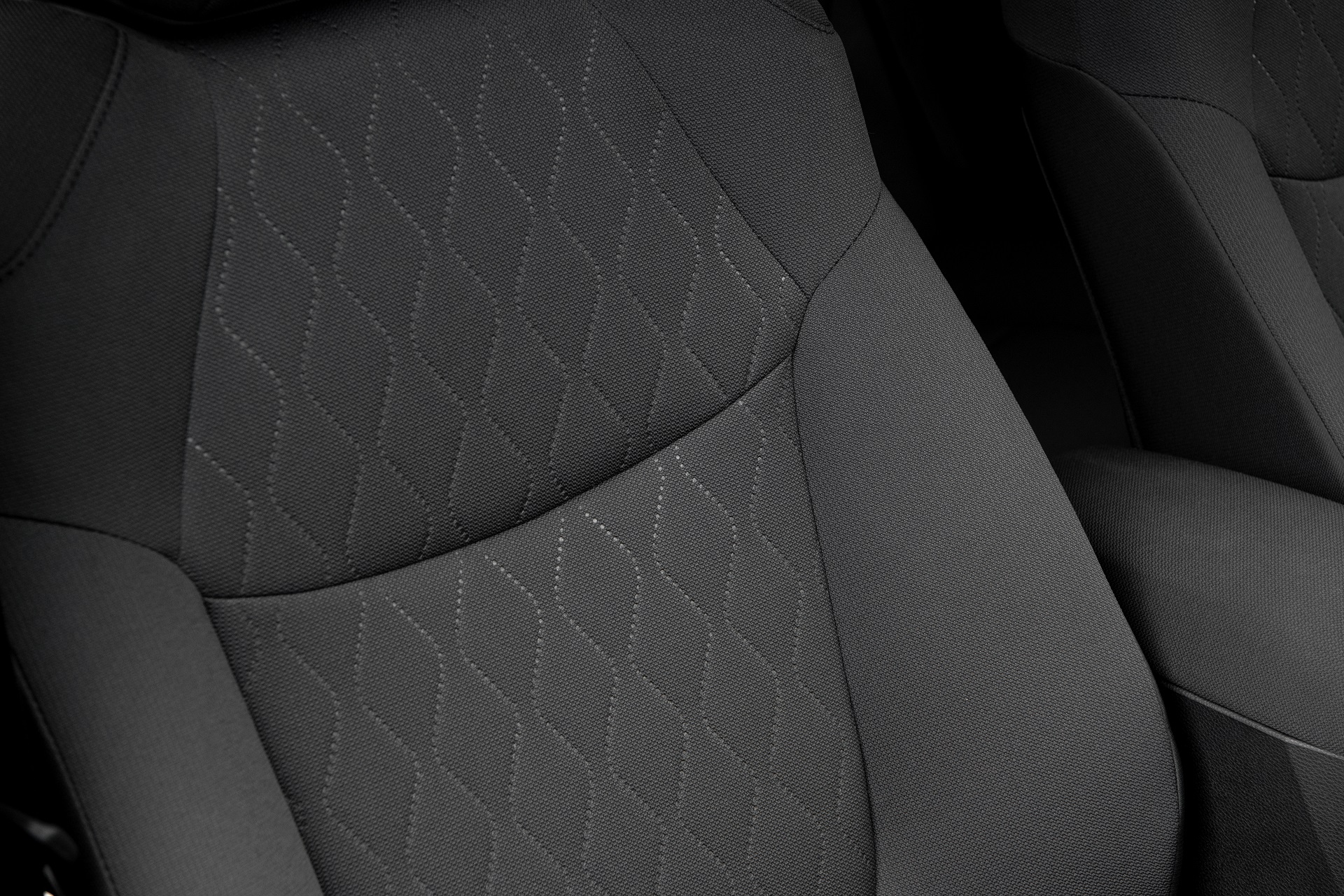 Download 2022 Toyota Corolla Cross LE - Interior, Front Seats HD Wallpaper 1920x1280 #58