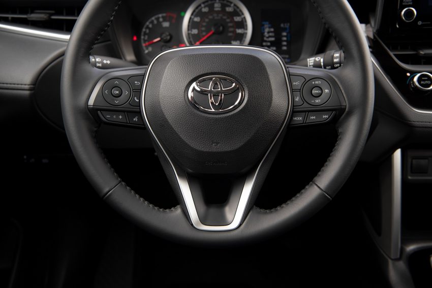 2022 Toyota Corolla Cross LE - Interior, Steering Wheel Wallpaper 850x567 #61