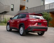 2022 Toyota Corolla Cross LE - Rear Three-Quarter Wallpaper 190x150