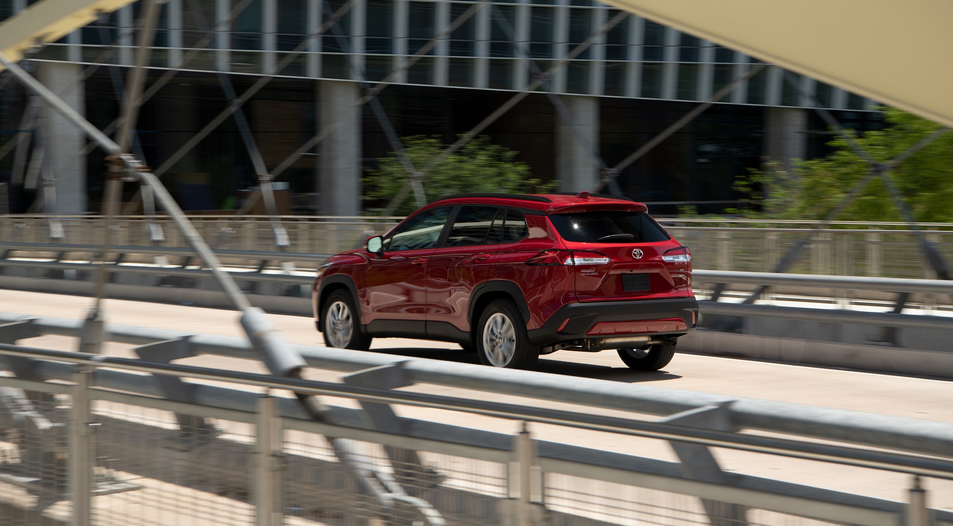 Download 2022 Toyota Corolla Cross LE - Rear Three-Quarter HD Wallpaper 1920x1061 #5