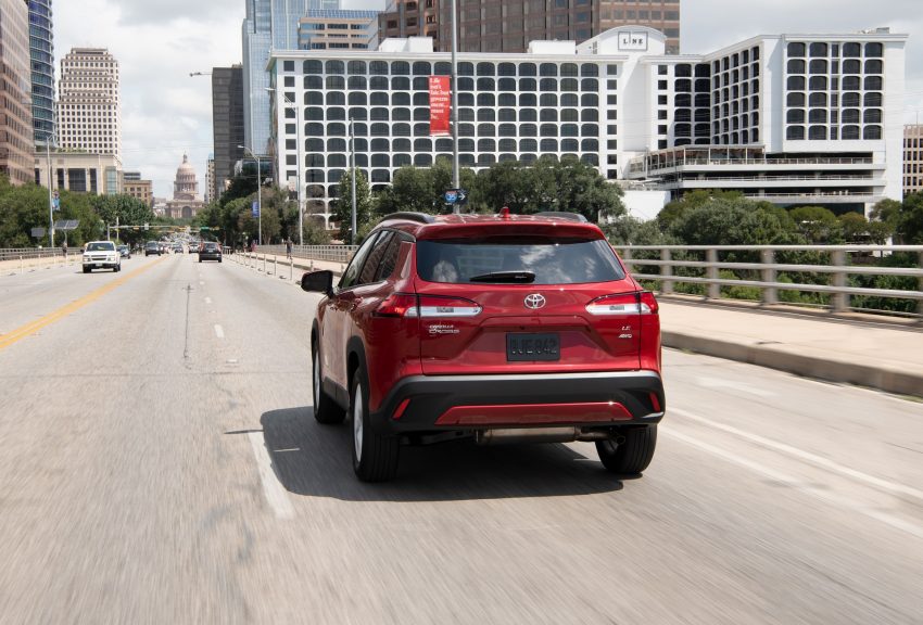 2022 Toyota Corolla Cross LE - Rear Wallpaper 850x576 #7