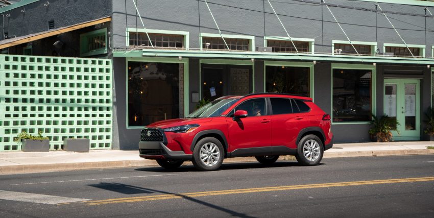 2022 Toyota Corolla Cross LE - Side Wallpaper 850x427 #9