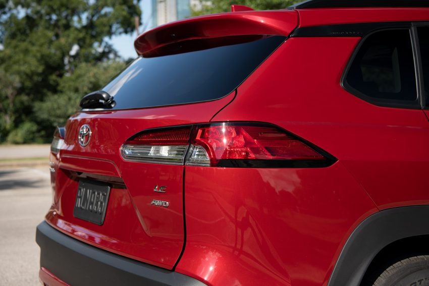 2022 Toyota Corolla Cross LE - Tail Light Wallpaper 850x567 #39