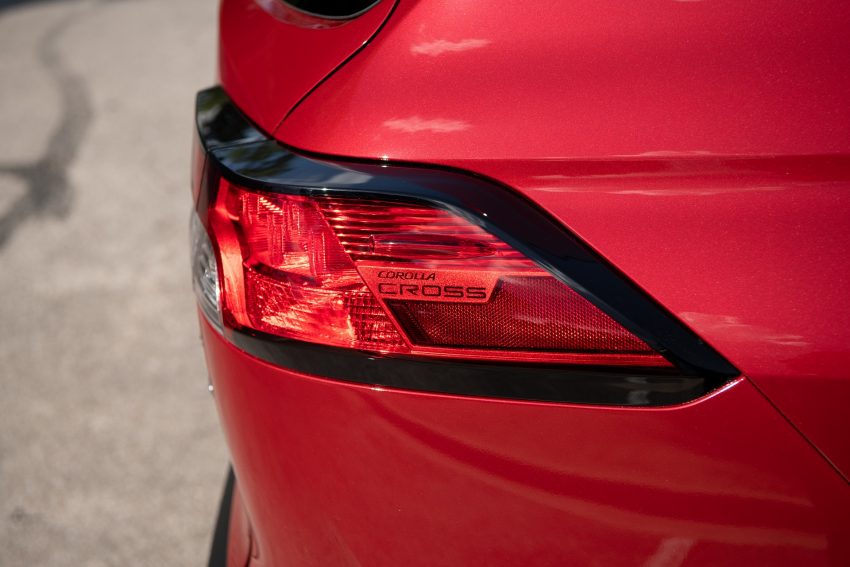 2022 Toyota Corolla Cross LE - Tail Light Wallpaper 850x567 #40