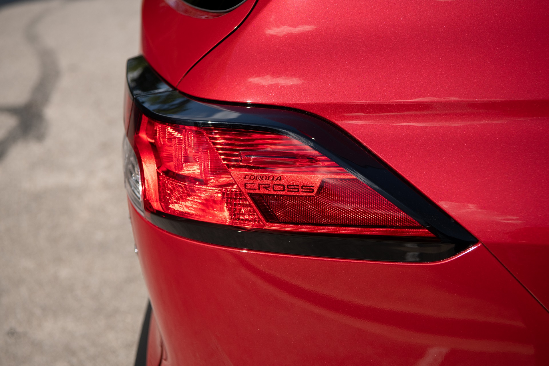 Download 2022 Toyota Corolla Cross LE - Tail Light HD Wallpaper 1920x1280 #40