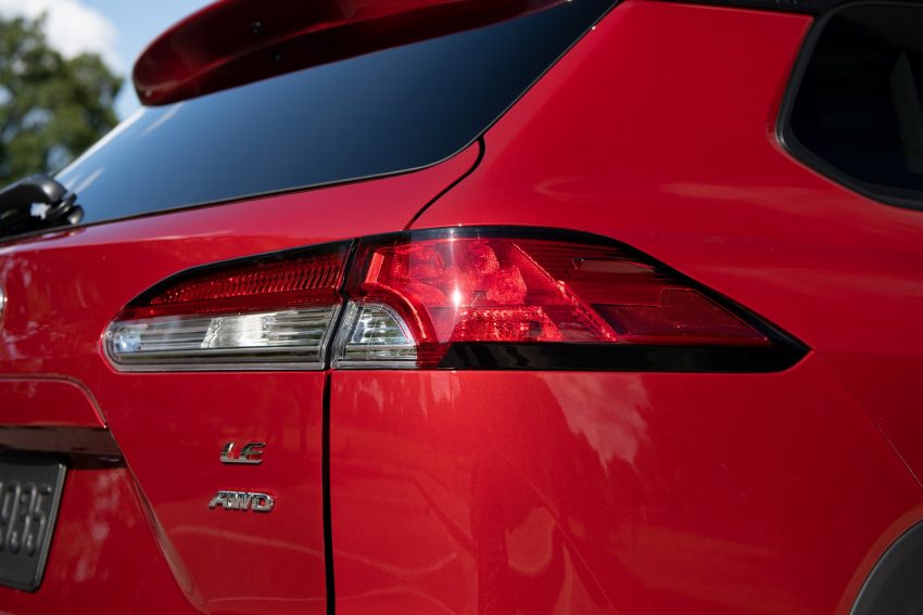 2022 Toyota Corolla Cross LE - Tail Light Wallpaper 850x567 #41