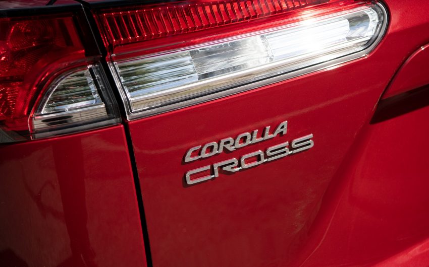 2022 Toyota Corolla Cross LE - Tail Light Wallpaper 850x530 #43