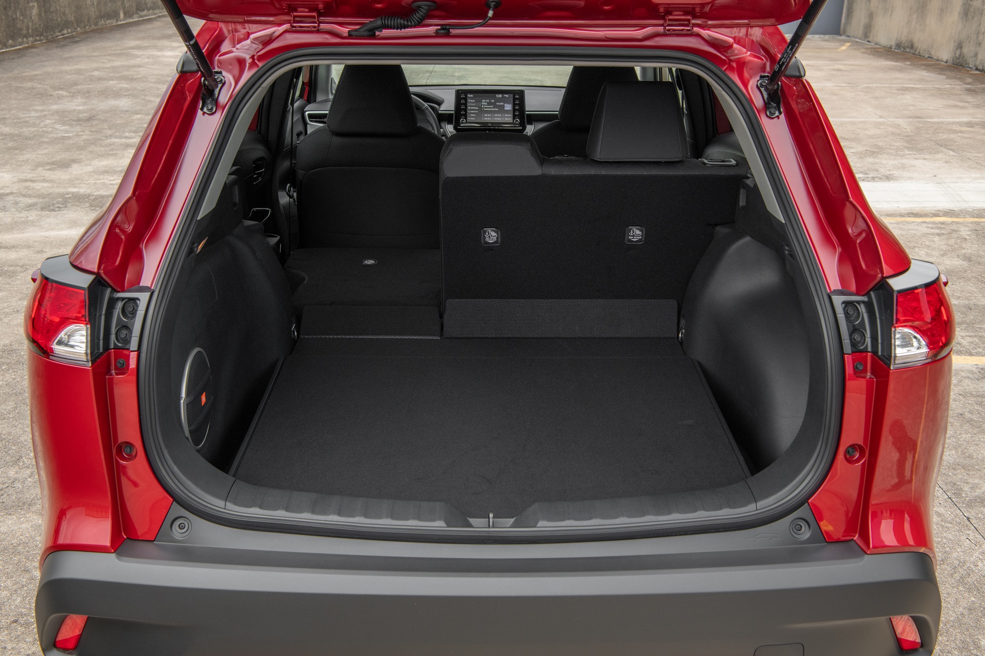 Download 2022 Toyota Corolla Cross LE - Trunk HD Wallpaper 1920x1280 #65