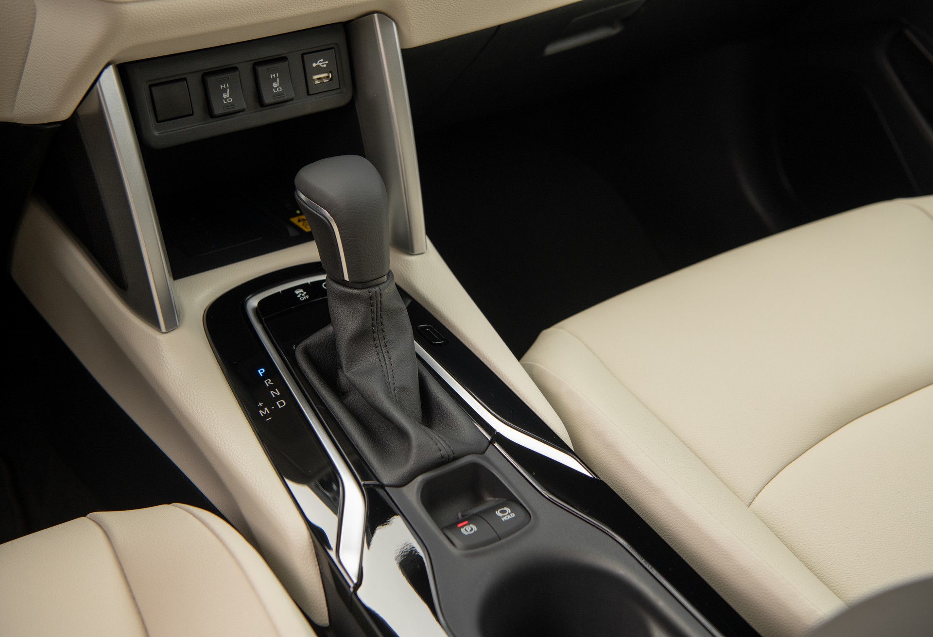 Download 2022 Toyota Corolla Cross XLE - Central Console HD Wallpaper 1920x1312 #30