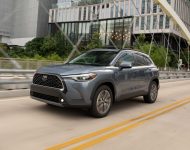 2022 Toyota Corolla Cross XLE - Front Three-Quarter Wallpaper 190x150