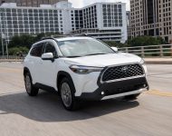 2022 Toyota Corolla Cross XLE - Front Three-Quarter Wallpaper 190x150