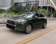 2022 Toyota Corolla Cross XLE - Front Three-Quarter Wallpaper 190x150