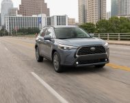 2022 Toyota Corolla Cross XLE - Front Three-Quarter Wallpaper 190x150