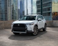 2022 Toyota Corolla Cross XLE - Front Three-Quarter Wallpaper 190x150