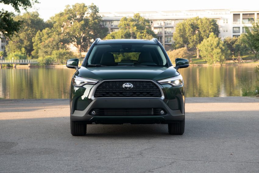 2022 Toyota Corolla Cross XLE - Front Wallpaper 850x567 #12
