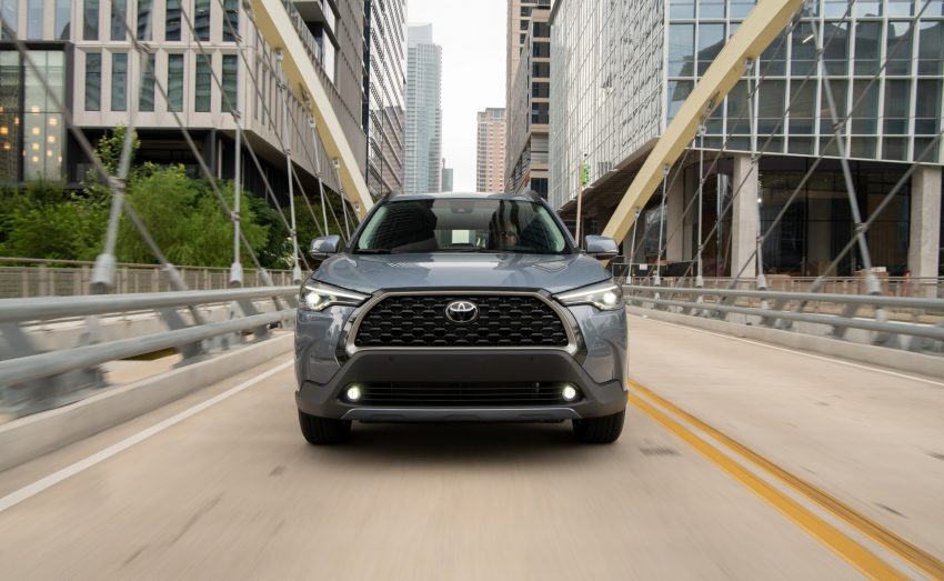 2022 Toyota Corolla Cross XLE - Front Wallpaper 850x523 #70