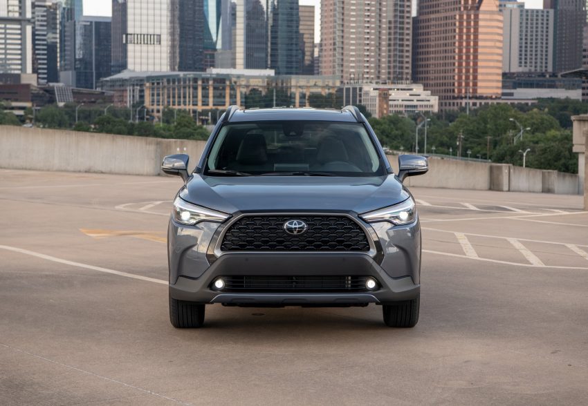 2022 Toyota Corolla Cross XLE - Front Wallpaper 850x588 #79