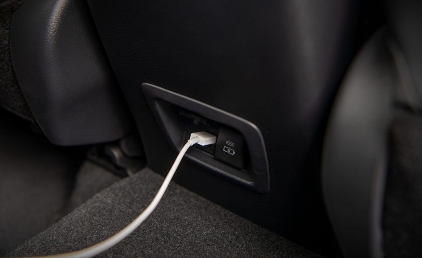 2022 Toyota Corolla Cross XLE - Interior, Detail Wallpaper 850x520 #128