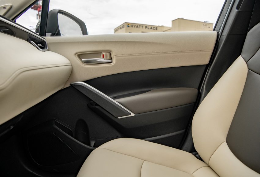 2022 Toyota Corolla Cross XLE - Interior, Front Seats Wallpaper 850x579 #51