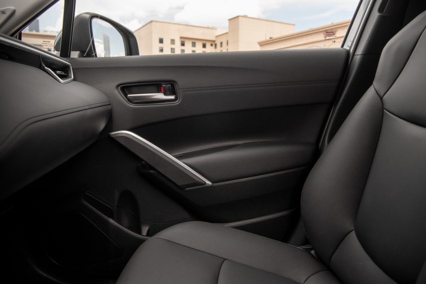 2022 Toyota Corolla Cross XLE - Interior, Front Seats Wallpaper 850x567 #131