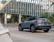 2022 Toyota Corolla Cross XLE - Rear Three-Quarter Wallpaper 190x150