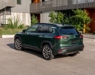 2022 Toyota Corolla Cross XLE - Rear Three-Quarter Wallpaper 190x150