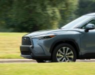 2022 Toyota Corolla Cross XLE - Side Wallpaper 190x150