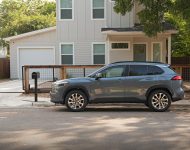 2022 Toyota Corolla Cross XLE - Side Wallpaper 190x150